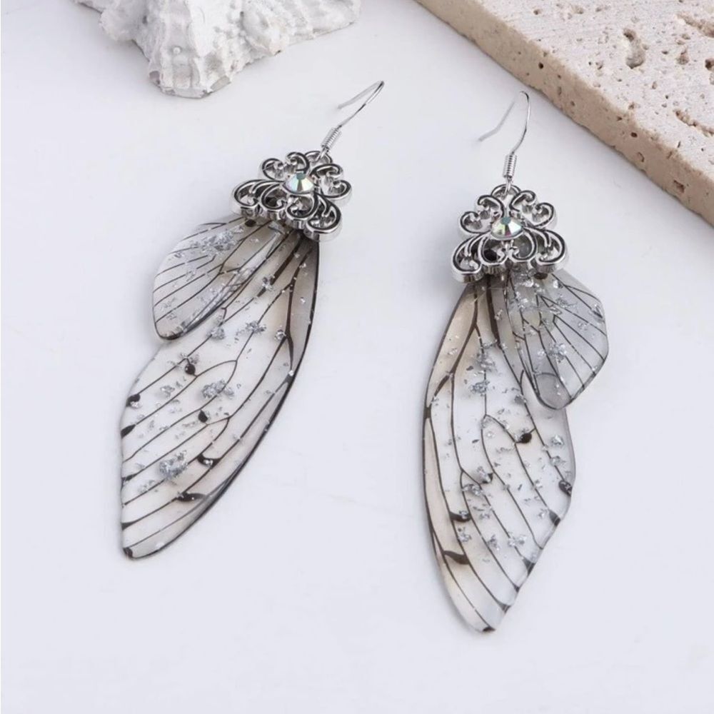 Cottagecore / Fairycore Wing Earrings Silver Tone, Jewel Accent Engraved…NWT